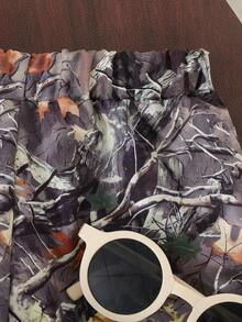 2 件套男童休闲运动街头风格迷彩和树枝印花连帽拉链夹克和裤子套装，春秋