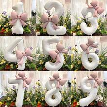 2个大号白色数字气球0-9，配粉色蝴蝶结铝箔气球套装，适用于生日派对、聚会装饰、周年纪念、节日庆典、户外派对、氛围营造、照片装饰气球供应。周年纪念、户外派对装饰、装饰气球、时尚派对装饰、可重复使用装饰、优质铝箔、庆典气球、照片背景、派对组织者、活动策划者