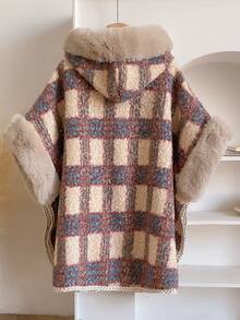 1 pieza Elegante capa de punto con capucha y cuello de piel sintética de estampado de cuadros para mujeres, chaqueta exterior versátil, gruesa y cálida, de punto suelto, suave y esponjosa, adecuada para uso diario en otoño/invierno