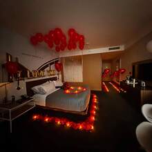 Gold "I LOVE YOU" Balloon Set, 32-Inch Red Heart Foil Balloon And Red Latex Balloons With Fake Rose Petals, Suitable For Birthday Party, Confession, Wedding, Birthday, Anniversary, Room Birthday Decoration Background Decor - Multicolor - View 4