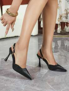 Sandalias de tacón alto de punta cerrada, estilo francés, nueva colección Primavera/Verano 2025 para mujeres. Tacón fino, punta puntiaguda, correa única y sin talón