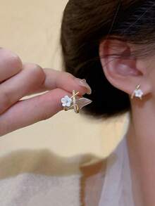 1pair White Flower Shaped Stud Earrings Crossed With Rhinestone Decor For Women As A Gift Elegant.Valentine's Day Accessories - White - View 5