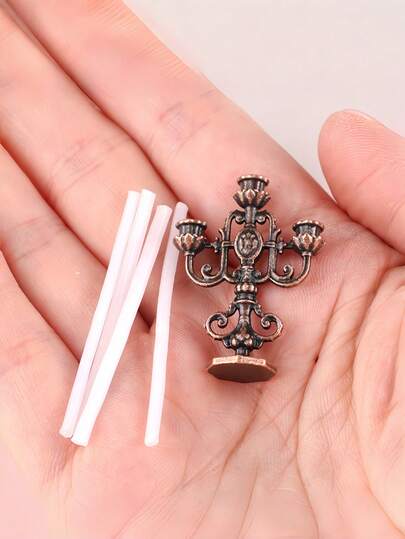 1 Set Dollhouse Miniature Retro Bronze Candlesticks, Table Miniature Candlestick Ornaments, Diy Role-Playing Toys, Diy Miniature Ornaments, Living Room Miniature Simulation Retro Candlesticks, Western Restaurant Scene Prop Display Models, Scene Shooting Accessory Models, Home Small Ornaments, Kitchen Prop Models, Furniture Models, Mini Kitchenware Models, Home Decoration