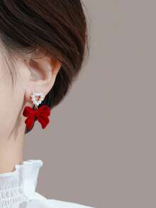 1pair Faux Pearl & Bowknot Decor Clip-On Earrings Suitable For Daily Wearing Valentines