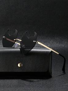 1pc Men's Devil Horn Halloween Gradient Fashion Glasses, Suitable For Different Seasons, Suitable For Parties, Parades, Punk Style Cyber Love Shaped Decoration, Suitable For Personalized Occasions, Comes With Eyeglass Cord. Color Variation: Black, Red, Purple, Green. - Black - View 3