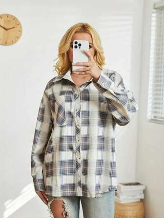 Chaqueta con botones, bolsillos y nudo delantero a cuadros para mujer de talla grande