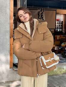 女士连帽插肩袖羽绒服，拉链和纽扣闭合，保暖聚酯纤维填充，常规长度 - 卡其色 - 查看 1