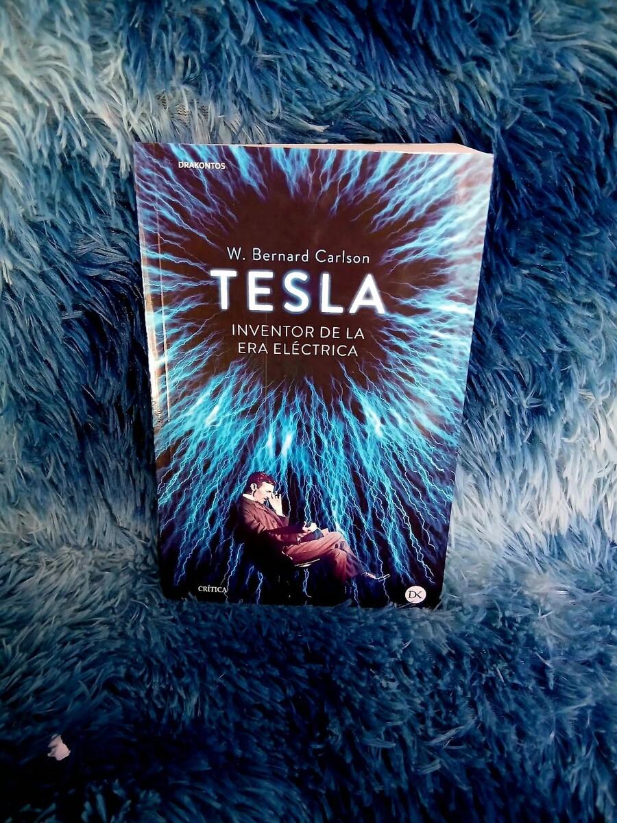 Tesla - Libro único - Ver 1