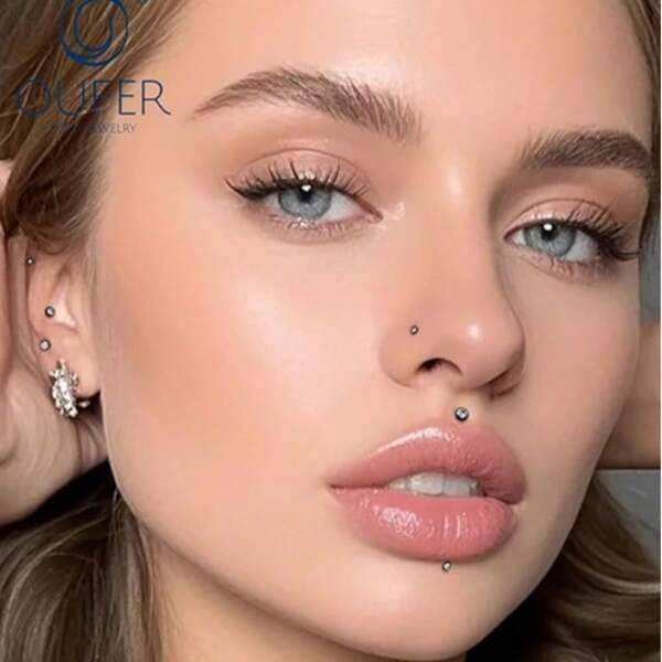 5 Stücke geometrisch geformte schwarze Sterne/Kreise/Herzen und 16G Körperpiercings, die als Ohrstecker, Lippenstecker und Nasenstecker verwendet werden können.