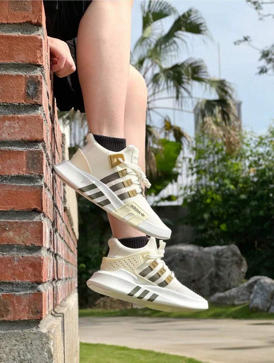 Adidas Originals Classic Lifestyle Casual Shoes CY, Unisex, White/Green/Brown JI4275 - White Green Brown - View 1