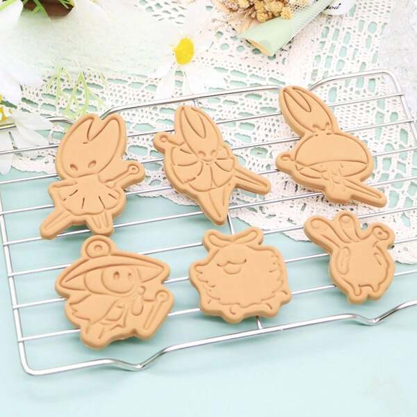 1pc Hollow Knight Baking Cutter Set, 3D Press-Out Baking, Baking Tools, Hollow Knight Merchandise Baking Molds, Featuring: The Wasp, The Little Knight, Flea, And Shemala.
