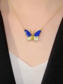 1pc Interesting Temperature-Sensitive Color Changing Magnetic Butterfly Pendant Necklace, Suitable As Gift For Couples, Mothers, Friends