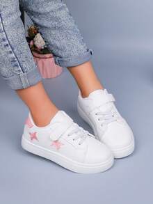 1 双春秋轻便舒适男女儿童休闲运动鞋，适合室内外穿着，儿童小白鞋