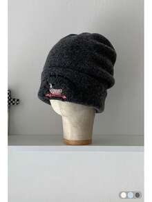 قبعة محبوكة على شكل كلب السجق للنساء، قبعة جميلة مع حماية الأذن، قبعة شتوية دافئة مطرزة بكلب التزلج، قبعة محبوكة متعددة الاستخدامات للخريف/الشتاء