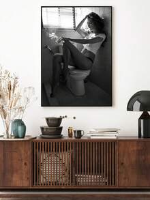 1 pièce Femme dans les toilettes, fumant, peinture noir et blanc, affiche sur canevas créative, art mural sur canevas, peinture murale pour cadeau, chambre, bureau, salon, café, bar, décoration murale, décoration de maison et de dortoir