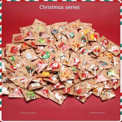 50 peças - Mini ímãs de geladeira de Papai Noel de Natal, 24 estilos aleatórios de adesivos de geladeira de Papai Noel, simulação em miniatura de modelos de casa embalados independentemente, adequados para decoração de Natal, decoração de casa e podem ser usados como um excelente presente para pessoas e amigos