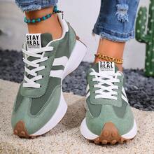 1 Pair Women's Casual Sports Shoes, Patchwork Fabric Thick Sole Retro Sneakers, New Spring/Autumn Casual Sneakers, Classic Black Pointed Toe Lace-Up Outdoor Shoes, Suitable For Students, Office Workers, Walking, Running And Other Occasions, Holidays, Parties, Vacations
