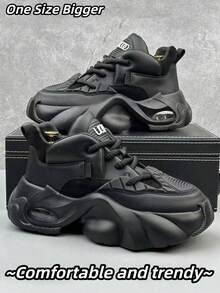 大码男士优质高跟白色靴子，厚底增高透气厚底运动鞋，气垫减震白色高跟休闲鞋，百搭优质气垫运动跑步厚底鞋，适合（鞋舌标志随机分布） - 黑色 - 查看 1