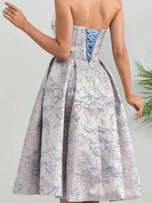 Váy cocktail midi hở lưng bằng vải satin không tay thanh lịch dành cho nữ với họa tiết hoa, váy dạ hội hở lưng có túi - Màu xanh nhạt - Xem 2