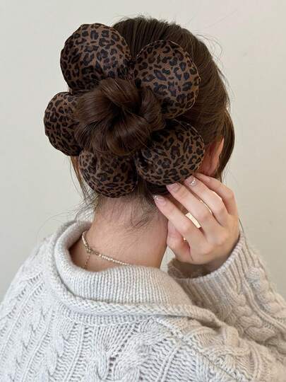 Elegant Leopard Print Floral Women's Scrunchie, A Delicate And Stylish Autumn-Winter Fashion Hair Accessory, Suitable For Various Hairstyles Like Buns, High Ponytails, Braids, And Half-Up Styles. The Vintage Leopard Floral Design Is Perfect For Parties, Gatherings, Holidays, Music Festivals, And Nightclubs To Showcase Charm And Sensuality. It Also Makes The Best Gift For Friends And Is Suitable For Thick Hair. ,Hair Ties
