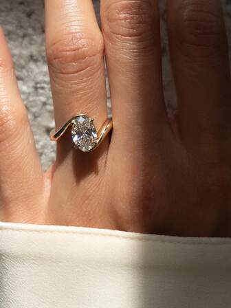 EleRunis 1PC 925 Sterling Silver 1.5 CT Sparkle Egg ShapedEngagement Ring Wedding Band For Women Dainty Promise Ring Eternity Ring Fine Jewelry Gift