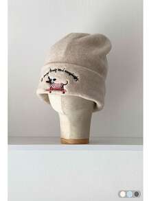 قبعة محبوكة على شكل كلب السجق للنساء، قبعة جميلة مع حماية الأذن، قبعة شتوية دافئة مطرزة بكلب التزلج، قبعة محبوكة متعددة الاستخدامات للخريف/الشتاء