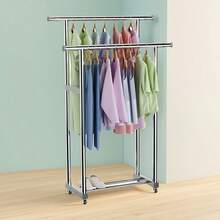 Cuierul vertical cu două rânduri față-spate, cu roți și tije duble, este un dulap mobil din oțel inoxidabil, potrivit pentru birouri, cămine, balcoane și dormitoare. Este convenabil pentru depozitarea hainelor și ușor de mutat și depozitat. - Argint - Vizualizare 4