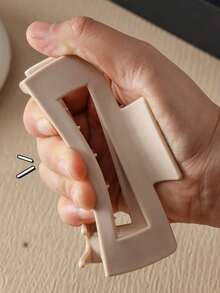 Women's Soft Silicone Rectangular Square Hair Claw Hair Clips, Soft Anti-Collision Protection For Back Of Head, Durable Grip Clips Elegant Hair Accessories Elegant Claw Clip Winter Hair Clutch