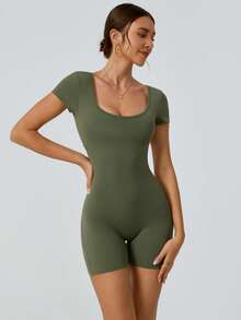 Traje de Yoga de Una Pieza para Mujer AltaElasticidad y Comodidad Color Sólido Sin Espalda BodyconManga Corta Pantalones Cortos de Gimnasio Control delVientre - Verde militar - Ver 5