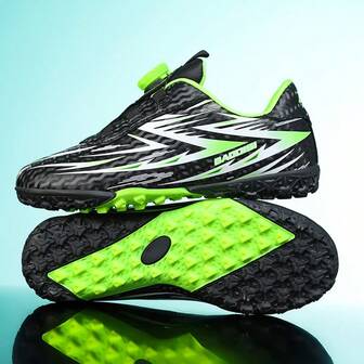 轻便、透气、减震、防滑、时尚足球鞋，无鞋带，旋转扣方便穿脱，适合学生、运动、户外、专业足球训练，高/短鞋钉