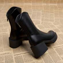 2024 秋冬法式小巧厚底厚底粗跟圆头防水拼接时尚靴 - 黑色 - 查看 4