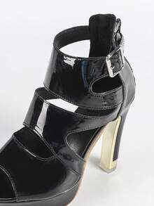 Sandale negre cu toc gros și platformă, cu vârful deschis și oglinzi