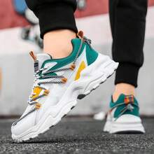 Zapatillas deportivas casuales con diseño de letra, suela gruesa y cordones delanteros para hombres. Zapatos deportivos casuales ligeros, versátiles y de moda para uso diario y running. Diseño de suela gruesa con efecto estilizante.