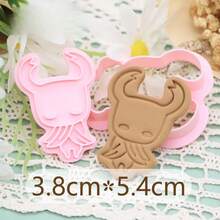 1pc Hollow Knight Baking Cutter Set, 3D Press-Out Baking, Baking Tools, Hollow Knight Merchandise Baking Molds, Featuring: The Wasp, The Little Knight, Flea, And Shemala.