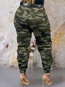 Valentine's Day, Date Night Outfit, Gifts For Her Magic Mia Women's Camouflage Cargo Two-Piece Set -  Green Cropped Jacket With Multi-Pockets & Tapered Jogger Pants | Streetwear Chic Fit For Casual Outings, Urban Styling &  Looks (Fashion-Forward) For All Seasons - ngụy trang - Xem 3