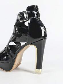 Sandale negre cu toc gros și platformă, cu vârful deschis și oglinzi