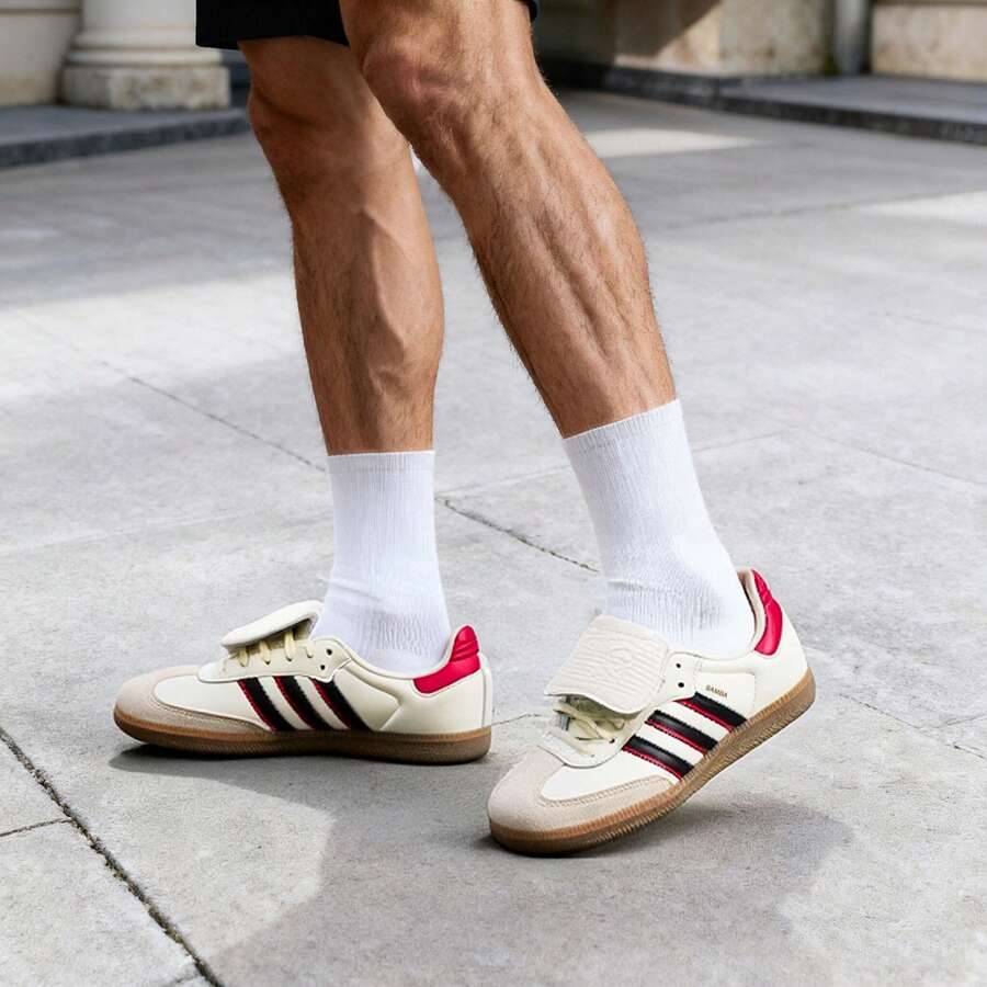 Adidas Originals 男女通用休闲鞋,阿迪达斯 Originals Samba LT 复古德国训练鞋,轻便T字头鞋,舒适休闲运动鞋 - 白/黑色/淺猩紅 - 查看 1