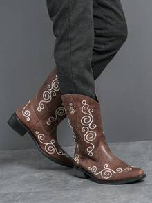 Botas vaqueras de media pantorrilla bordadas a mano para hombres, botas con relieve de nubes auspiciosas de estilo europeo y americano