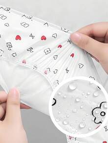 一次性马桶座套独立包装，采用无纺布制成，是旅行必需品，适用于公共卫生间、飞机、露营的旅行配件