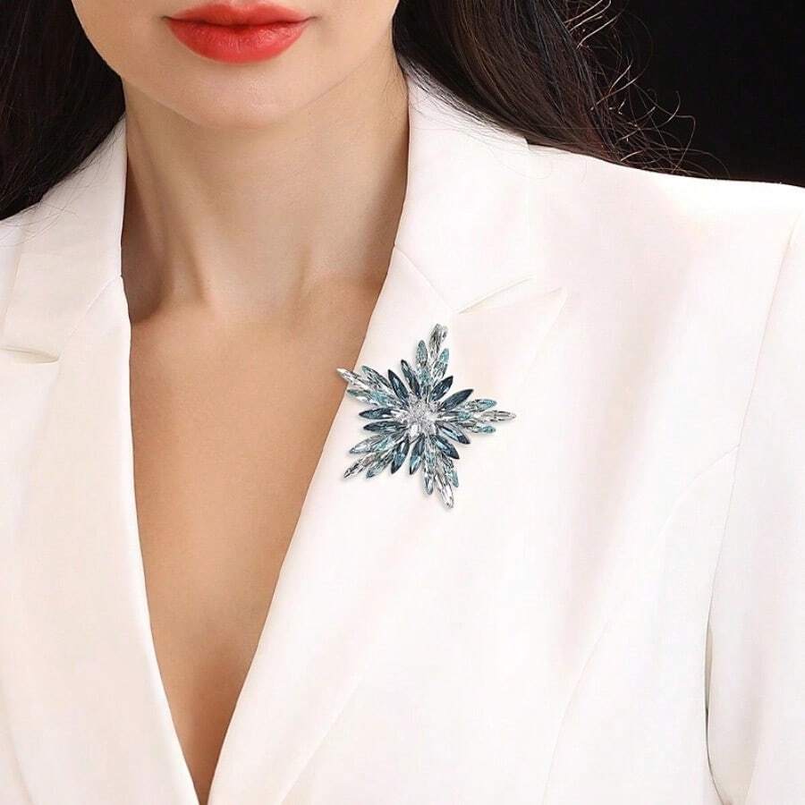 Broche de estrella 3D de lujo, broche de flor de cristal degradado exquisito, alfiler de solapa de diseño exclusivo, accesorio de moda, regalo de Navidad