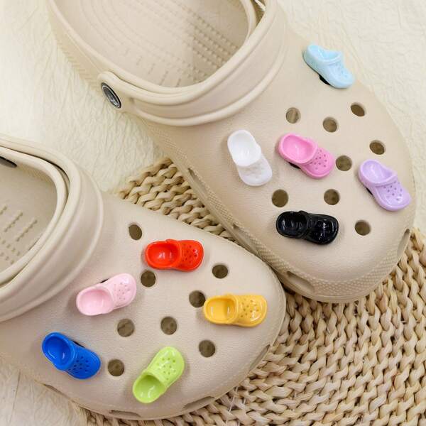 10er Set, verschiedene Farben, abnehmbare ABS Mini Farbschuhe, 3D Mini niedliche Schuhe in verschiedenen Farben, geeignet für DIY Sandalen und Gartenschuhe, perfekt für verschiedene Feste und Partys, Schuh Dekoration
