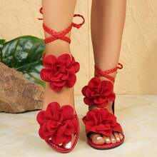 Sandálias rasteiras romanas femininas, modernas e confortáveis, com decoração floral 3D.