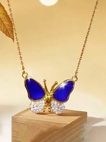 1pc Interesting Temperature-Sensitive Color Changing Magnetic Butterfly Pendant Necklace, Suitable As Gift For Couples, Mothers, Friends