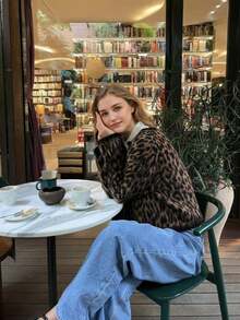 PLUS Suéter cardigan feminino casual e confortável com estampa de leopardo, manga comprida e abotoamento simples, outono e inverno, Y2K, adequado para uso diário, casa, escritório, festas, festivais, compras, Halloween, Natal, Ação de Graças, feriados, roupas femininas de outono/roupas de outono/roupas de inverno femininas/volta às aulas/toque como lã