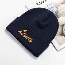 1顶纯色布艺刺绣名字针织帽，男女通用柔软针织帽，适合春秋冬季节，可定制名字，是圣诞礼物、生日礼物、个性化礼物的理想之选，也适合办公室、学校、教室、教师节、大学、同事、宿舍等场合佩戴。 - 彩色 - 查看 31