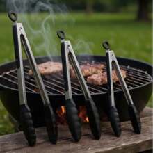 Pinzas de cocina resistentes al calor de acero inoxidable, aptas para cocinar y asar a la parrilla, con cabezales de agarre de silicona antiarañazos, gran poder de sujeción para agarrar alimentos, revolver ensaladas, también utilizables para freidora de aire, con diseño de bloqueo - Negro - Ver 11