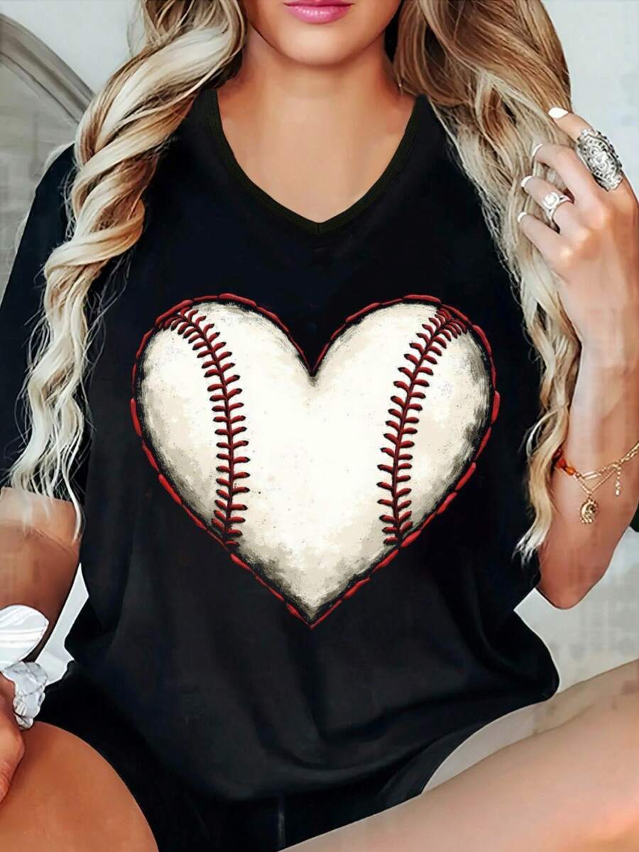 Women's  V-Neck Sports T-Shirt With Baseball Heart Print Casual Oversized Short Sleeve Top, Black With White & Red Stitching, Lightweight Polyester Blend, Perfect For SpringSummerFall, Casual Wear  Oversized Tee  Lightweight Fabric - màu đen - Xem 1