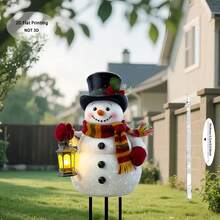 2D 平面，1 件 2D 平面雪人与雪树草坪装饰带照明灯笼 - 亚克力塑料户外庭院装饰，适合圣诞节、新年、感恩节 - 自立地面，搭配红色/白色/灰色冬季服装和高顶礼帽 - 易于组装，无需电力 - 适合前门、花园或冬季仙境展示的完美礼物，2D 平面，大型圣诞装饰，圣诞家居装饰，圣诞庭院装饰 - 彩色 - 查看 3