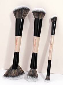 MAANGE 3/7/9件套旅行化妆刷套装，质地柔软，上妆效果极佳，包含粉底刷、散粉刷、腮红刷、遮瑕刷、修容刷、鼻影刷、眼影刷、高光刷、细节刷，是送给女性和女孩的理想化妆刷礼品套装，也是赠品、专业化妆刷和全套化妆工具的理想之选。 - 米色 - 查看 6