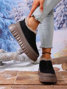 1 par de botas de moda para mujer, nuevo estilo deslizante para el invierno, conveniente de usar, botas de nieve de bloques de color, resistentes al frío, antideslizantes, de caña baja, con suela moldeada de PU